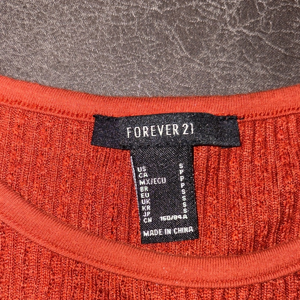 Forever 21 Burgundy Top - Picture 2 of 3